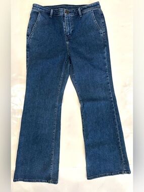 Brooke Shields Timeless Ladies Flare Jeans Blue Size 10